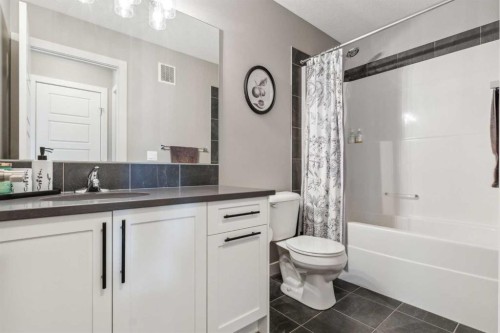 128 Sundown View, Cochrane, AB - Indoor Photo Showing Bathroom