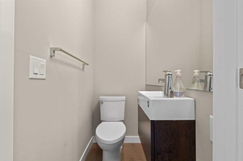 62 Norford Common Nw, Calgary, AB - Indoor Photo Showing Bathroom