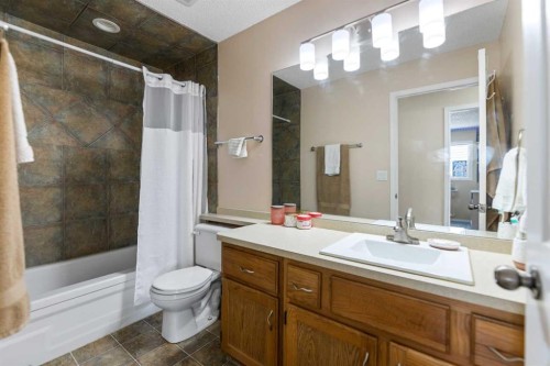 1607 Summerfield Boulevard, Airdrie, AB - Indoor Photo Showing Bathroom