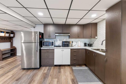 1607 Summerfield Boulevard, Airdrie, AB - Indoor Photo Showing Kitchen