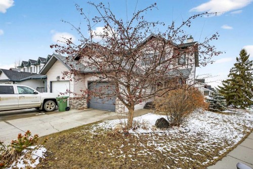 237 Willowbrook Close Nw, Airdrie, AB - Outdoor