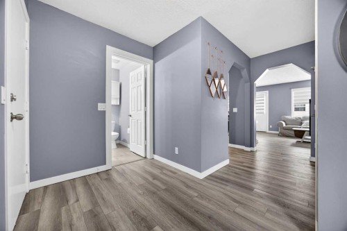 237 Willowbrook Close Nw, Airdrie, AB - Indoor Photo Showing Other Room