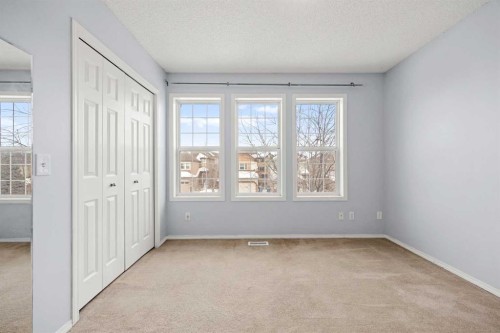 69 Everglen Way Sw, Calgary, AB - Indoor Photo Showing Other Room