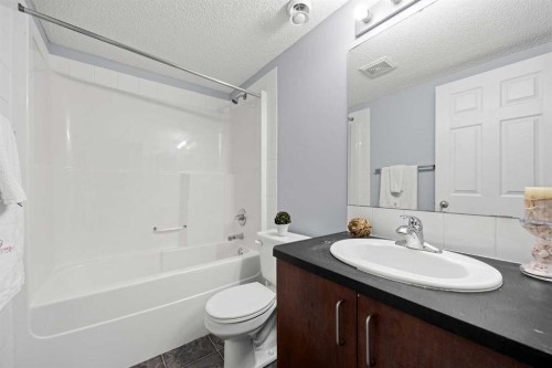 69 Everglen Way Sw, Calgary, AB - Indoor Photo Showing Bathroom