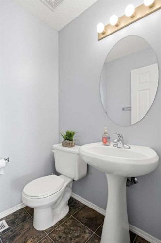 69 Everglen Way Sw, Calgary, AB - Indoor Photo Showing Bathroom