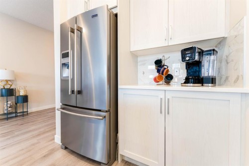 5 Sage Bluff Heights Nw, Calgary, AB - Indoor Photo Showing Kitchen