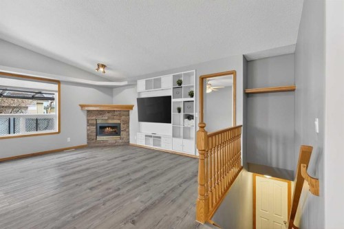 106 Cambridge Glen Drive, Strathmore, AB - Indoor Photo Showing Living Room With Fireplace