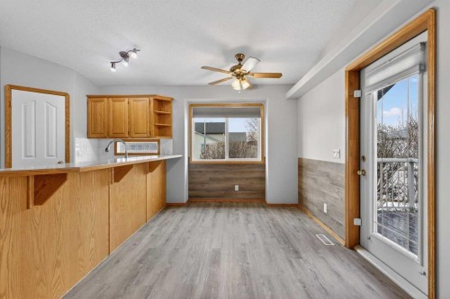 106 Cambridge Glen Drive, Strathmore, AB - Indoor Photo Showing Kitchen