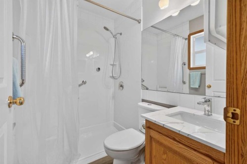 106 Cambridge Glen Drive, Strathmore, AB - Indoor Photo Showing Bathroom