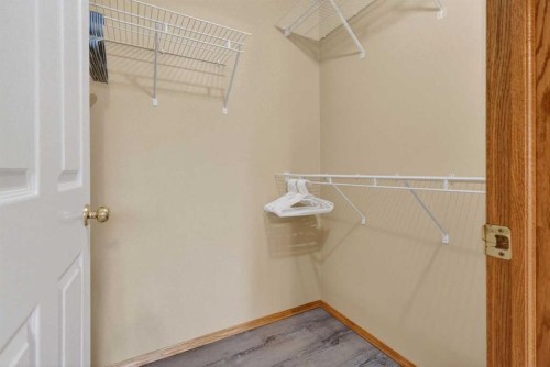 106 Cambridge Glen Drive, Strathmore, AB - Indoor With Storage