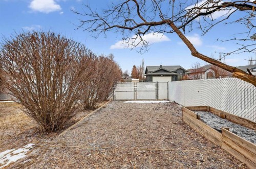 106 Cambridge Glen Drive, Strathmore, AB - Outdoor