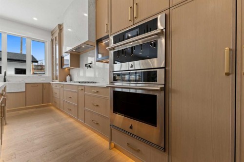 1910 Broadview Road, Calgary, AB - Indoor Photo Showing Kitchen