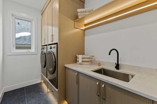 1910 Broadview Road, Calgary, AB - Indoor Photo Showing Laundry Room