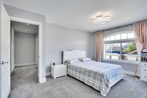 172 Kinniburgh Way, Chestermere, AB - Indoor Photo Showing Bedroom