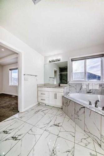 772 Edgefield Crescent, Strathmore, AB - Indoor Photo Showing Bathroom