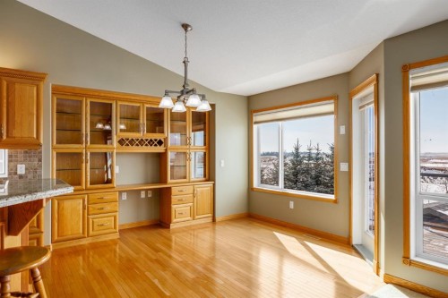 20 Hillcrest Boulevard, Strathmore, AB - Indoor