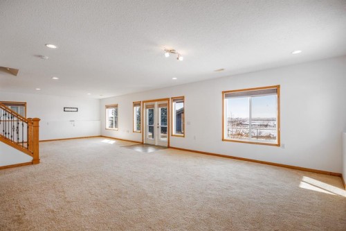 20 Hillcrest Boulevard, Strathmore, AB - Indoor Photo Showing Other Room