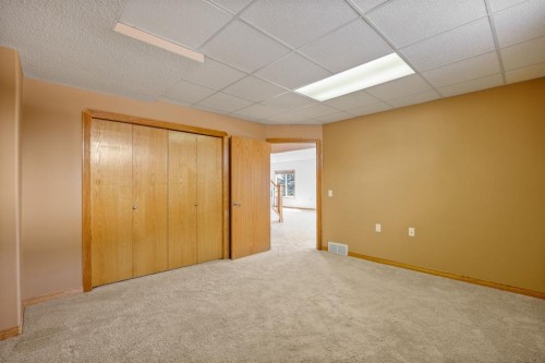 20 Hillcrest Boulevard, Strathmore, AB - Indoor Photo Showing Other Room