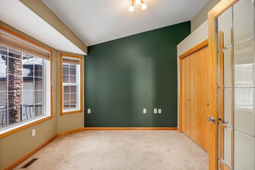 20 Hillcrest Boulevard, Strathmore, AB - Indoor Photo Showing Other Room