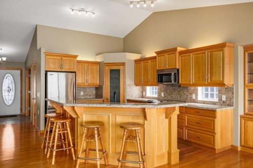 20 Hillcrest Boulevard, Strathmore, AB - Indoor Photo Showing Kitchen