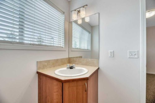 109 Ranch Ridge Meadow, Strathmore, AB - Indoor Photo Showing Bathroom
