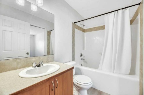 109 Ranch Ridge Meadow, Strathmore, AB - Indoor Photo Showing Bathroom