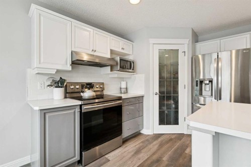 54 Chapala Grove Se, Calgary, AB - Indoor Photo Showing Kitchen