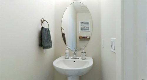 99 Valarosa Drive, Didsbury, AB - Indoor Photo Showing Bathroom