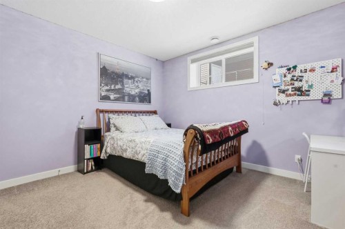 99 Valarosa Drive, Didsbury, AB - Indoor Photo Showing Bedroom