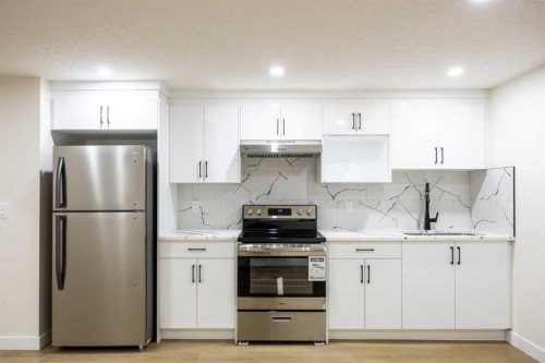 191 Homestead Common Ne, Calgary, AB - Indoor Photo Showing Kitchen