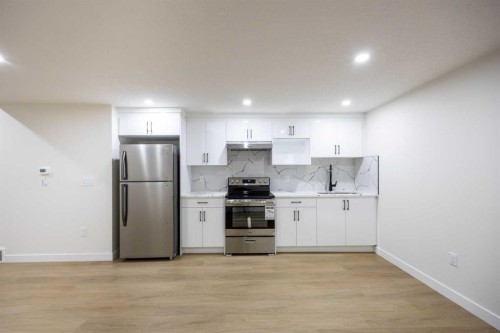 191 Homestead Common Ne, Calgary, AB - Indoor Photo Showing Kitchen
