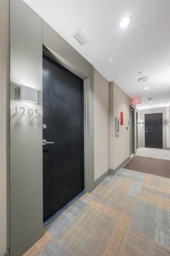 1205-550 Riverfront Avenue Se, Calgary, AB - Indoor