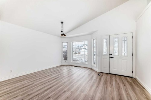 228 Woodside Crescent Nw, Airdrie, AB - Indoor Photo Showing Other Room