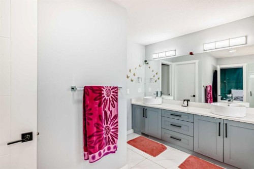 2 Chelsea Bay, Chestermere, AB - Indoor Photo Showing Bathroom