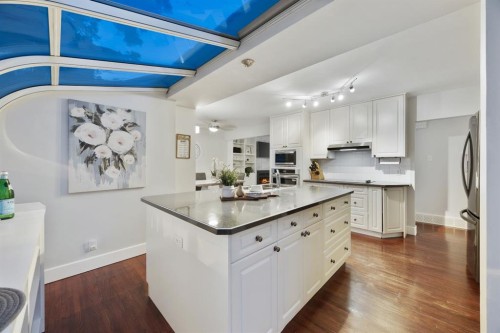 35 Grafton Drive Sw, Calgary, AB - Indoor Photo Showing Kitchen With Upgraded Kitchen