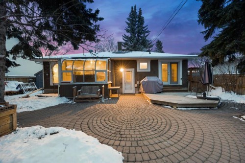35 Grafton Drive Sw, Calgary, AB - Outdoor With Deck Patio Veranda
