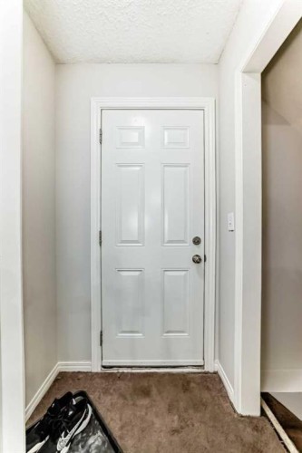 9275 Saddlebrook Drive Ne, Calgary, AB - Indoor Photo Showing Other Room