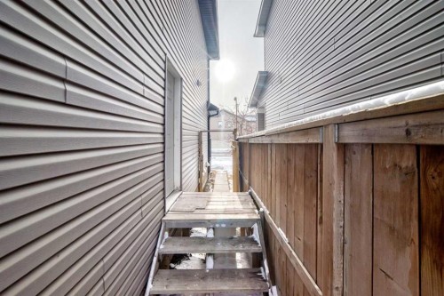 9275 Saddlebrook Drive Ne, Calgary, AB - Outdoor