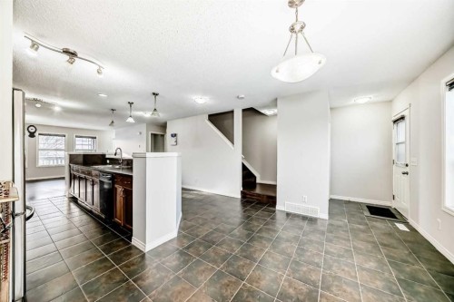 9275 Saddlebrook Drive Ne, Calgary, AB - Indoor Photo Showing Kitchen
