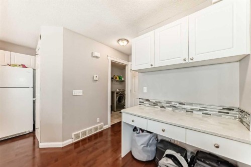 39 Saddleridge Close Ne, Calgary, AB - Indoor Photo Showing Kitchen