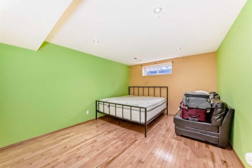 39 Saddleridge Close Ne, Calgary, AB - Indoor Photo Showing Bedroom