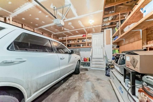 39 Saddleridge Close Ne, Calgary, AB - Indoor Photo Showing Garage