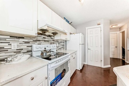 39 Saddleridge Close Ne, Calgary, AB - Indoor Photo Showing Kitchen