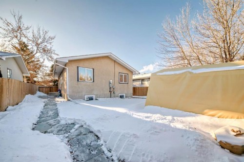 3221 32A Avenue Se, Calgary, AB - Outdoor
