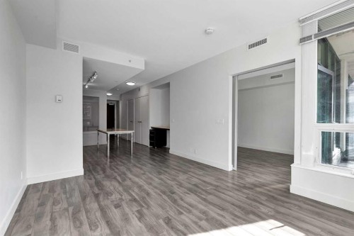 544-222 Riverfront Avenue Sw, Calgary, AB - Indoor Photo Showing Other Room