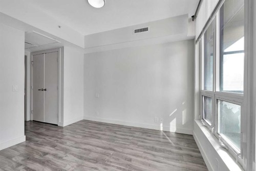 544-222 Riverfront Avenue Sw, Calgary, AB - Indoor Photo Showing Other Room