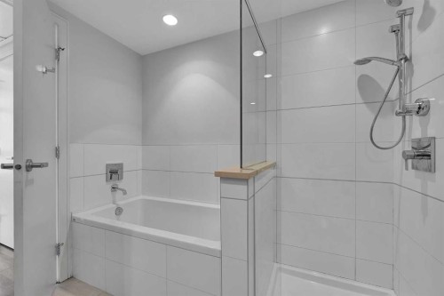 544-222 Riverfront Avenue Sw, Calgary, AB - Indoor Photo Showing Bathroom