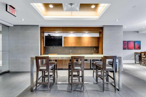 544-222 Riverfront Avenue Sw, Calgary, AB - Indoor Photo Showing Dining Room