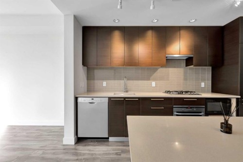 544-222 Riverfront Avenue Sw, Calgary, AB - Indoor Photo Showing Kitchen