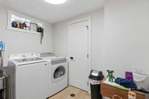 7107 54 Avenue Nw, Calgary, AB - Indoor Photo Showing Laundry Room